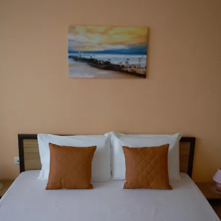 Морски Звуци 公寓 *